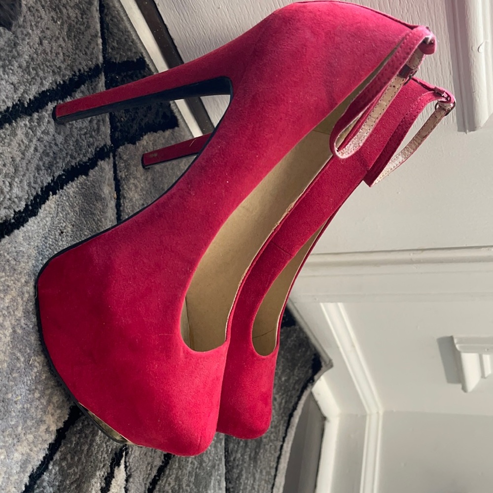 Ready Red Heels - Picture 3 of 4